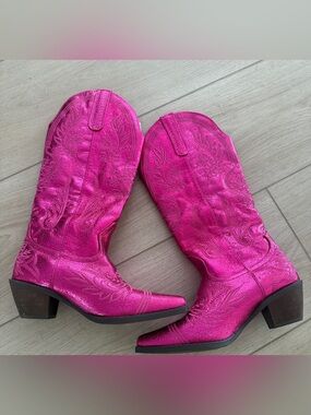 Fashion Nova Metallic Fuchsia Western Cowboy Boots